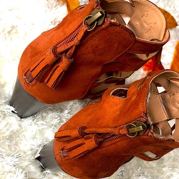 PARKER & SKY 🧡 HEELS - Picture 9 of 10